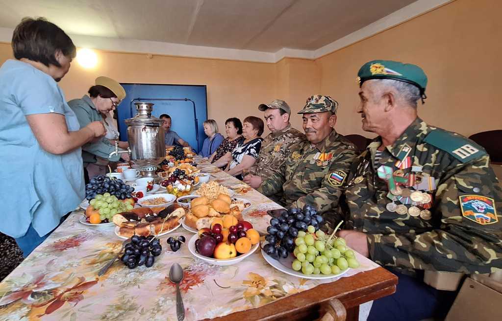 Как закаляется Победа. Герой России Альберт Зайнуллин встретился с земляками