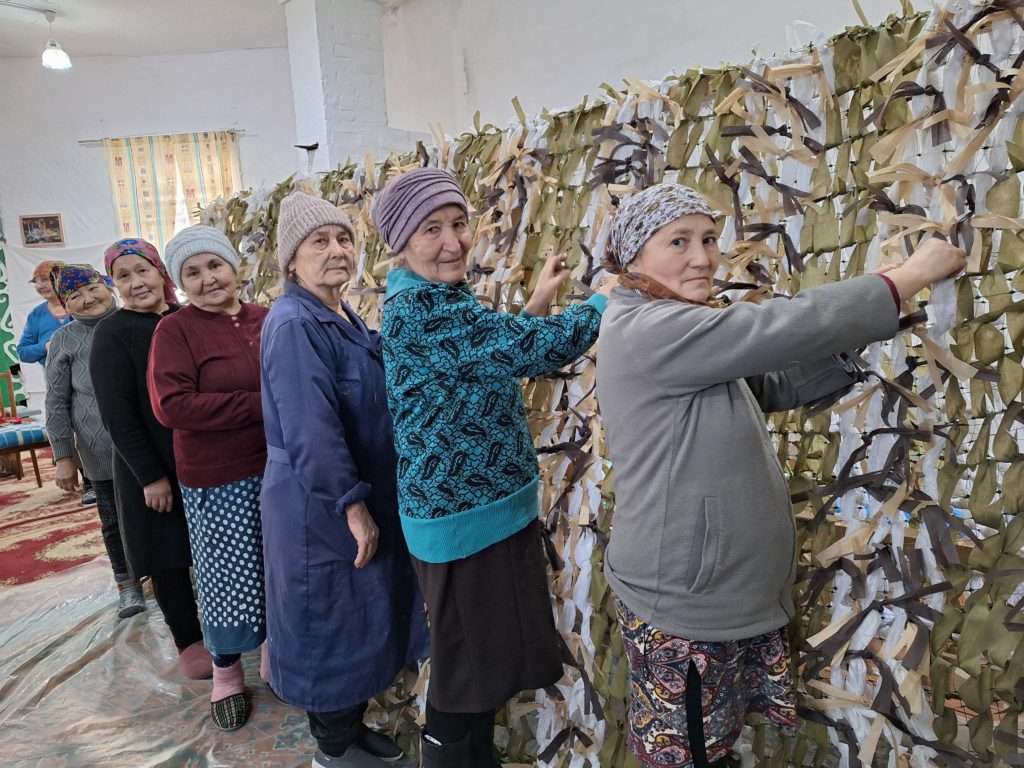 Сыновьям нужна наша помощь. Кулуевские женщины помогают нашим бойцам